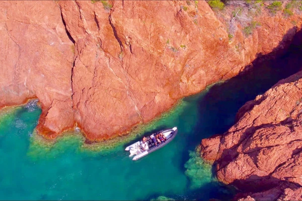 Departure from Agay : Estérel and its creeks. - Expérience Côte d'Azur