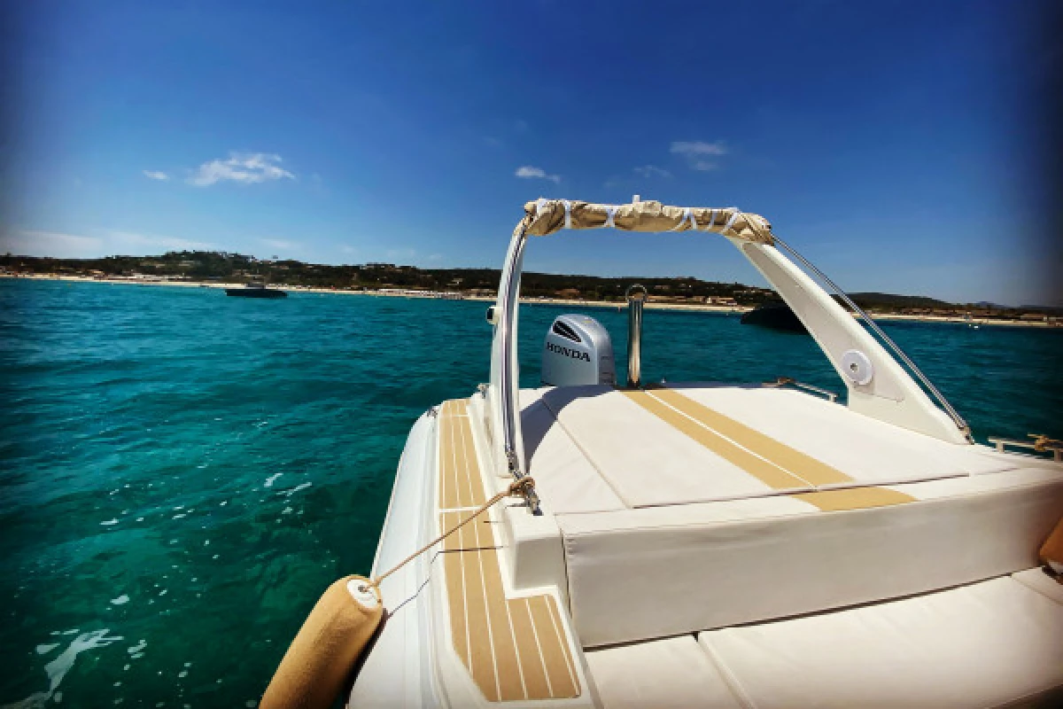 Full-day boat charter -Sea excursion and snorkeling to Saint Tropez - Expérience Côte d'Azur