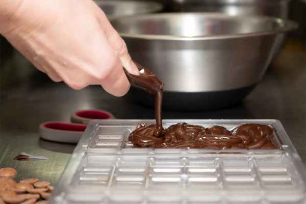 Make your own chocolate bars in Nice - Expérience Côte d'Azur