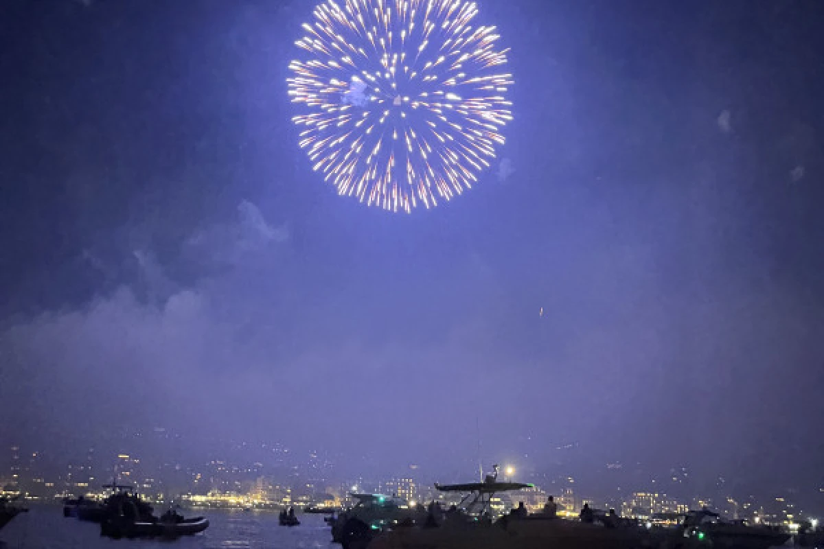 Fireworks at sea - Cannes - Expérience Côte d'Azur