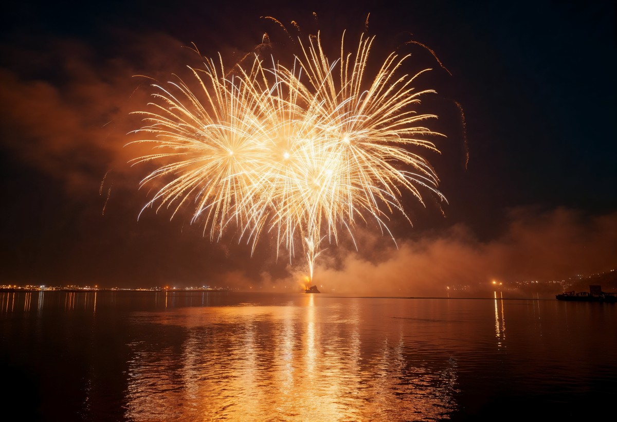 FIREWORKS - ST RAPHAËL - Expérience Côte d'Azur