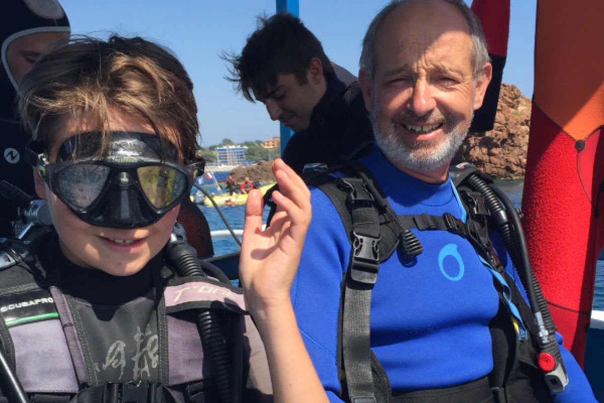 Kid Dive Certification Scuba Explorer - Fréjus - Expérience Côte d'Azur