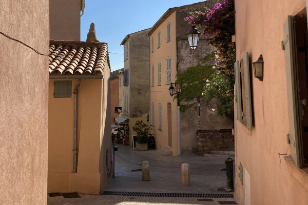 Group : Tour of Saint Tropez with an aperitif - Expérience Côte d'Azur