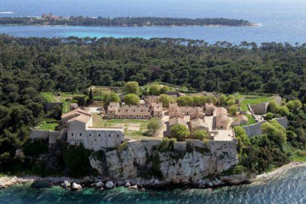 Shuttle Tickets to the Lérins Islands – Cannes to Sainte-Marguerite Island (Round Trip) – PROMO - Expérience Côte d'Azur
