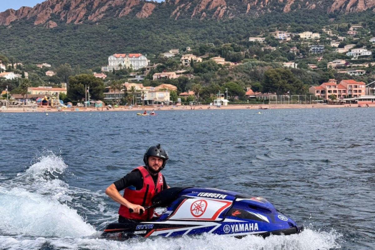 Unique Experience: Arm-Controlled Jet Skiing in Agay - Expérience Côte d'Azur