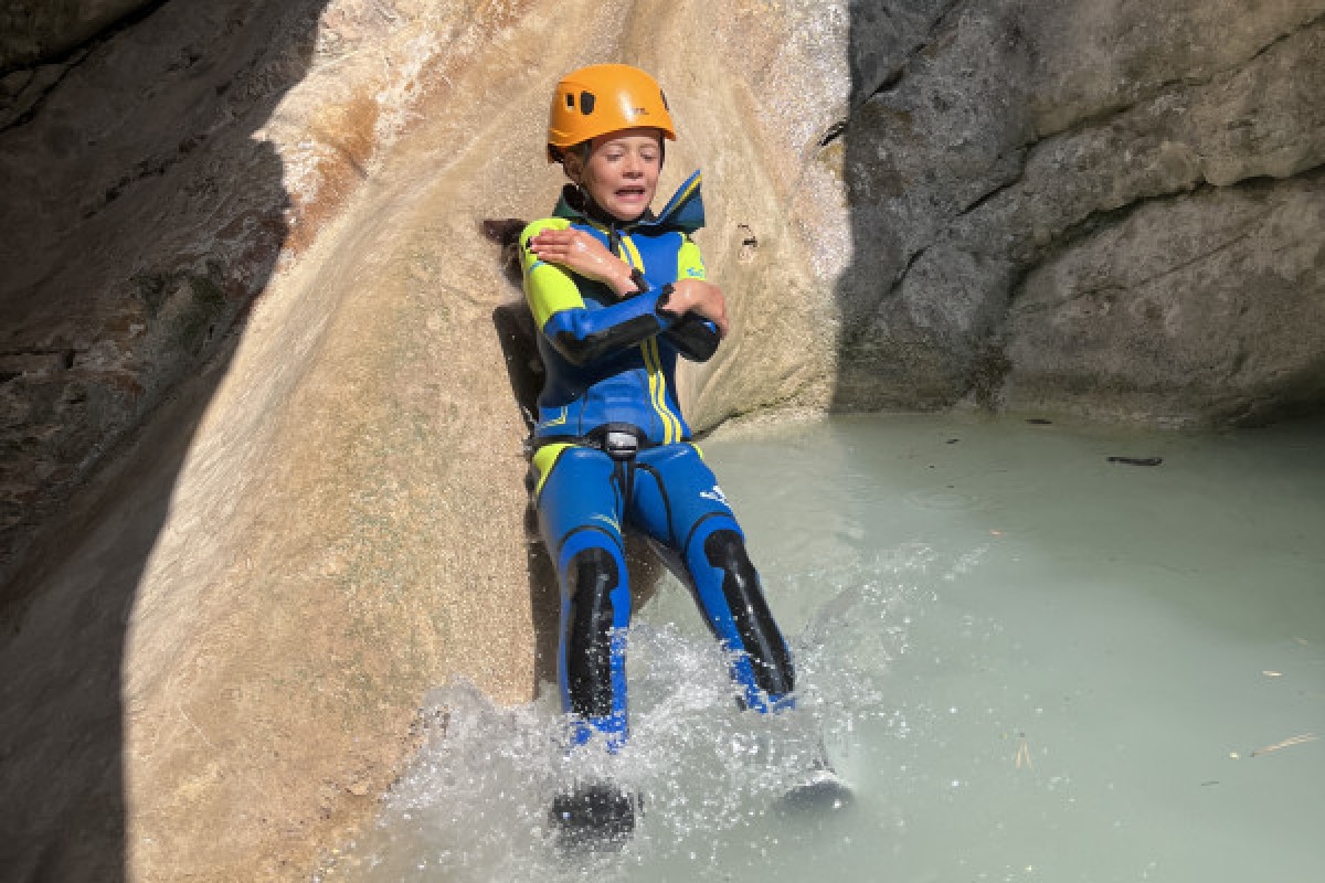 Easy family canyoning for kids - Expérience Côte d'Azur