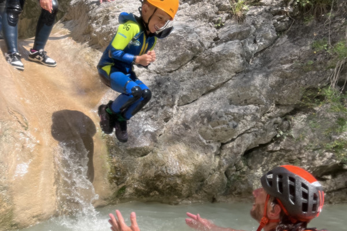 Easy family canyoning for kids - Expérience Côte d'Azur