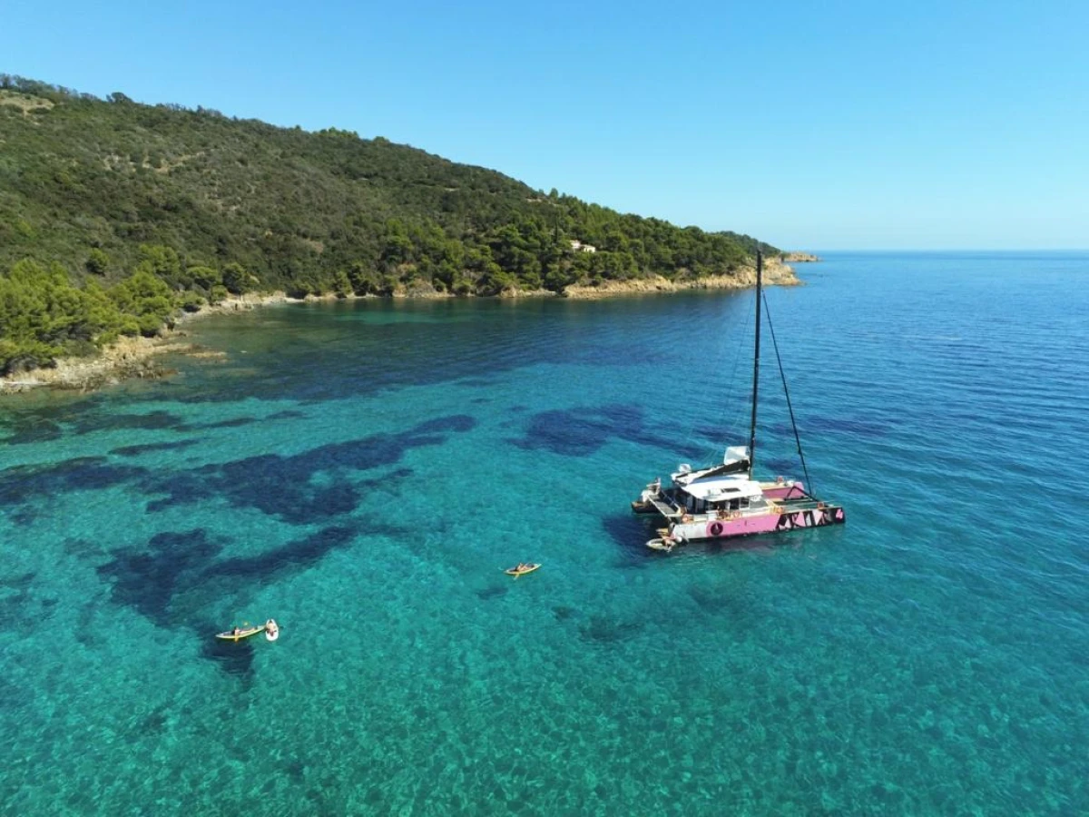 Catamaran day trip to Cap Taillat Departure Cavalaire - PROMO - Expérience Côte d'Azur