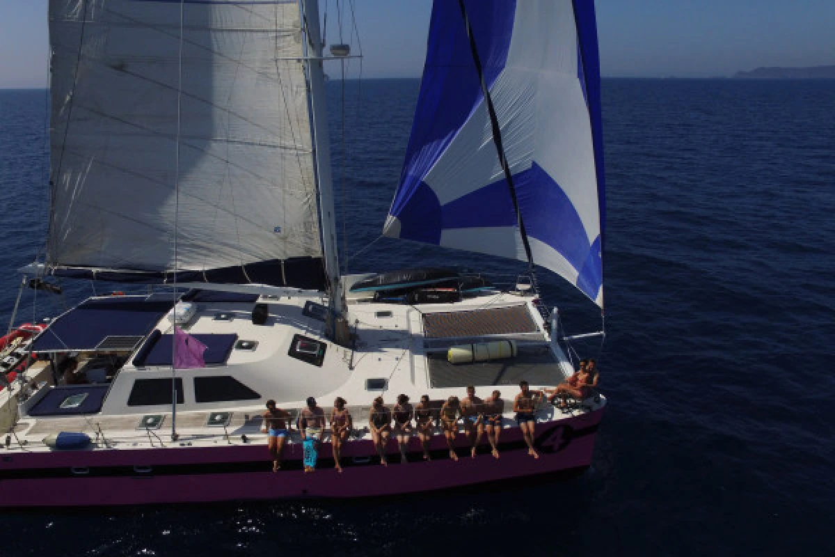 Catamaran day to Taillat Cape from Lavandou - Expérience Côte d'Azur