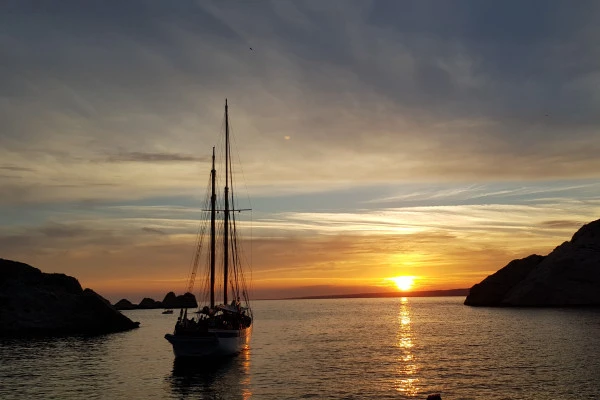 Goélette Alliance - sunset sailing - Expérience Côte d'Azur