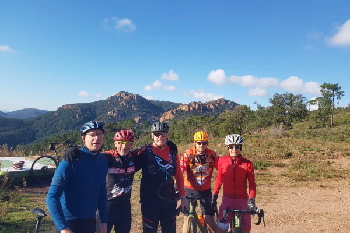 The most beautiful road in the world on an electric mountain bike - Guided tour - Expérience Côte d'Azur