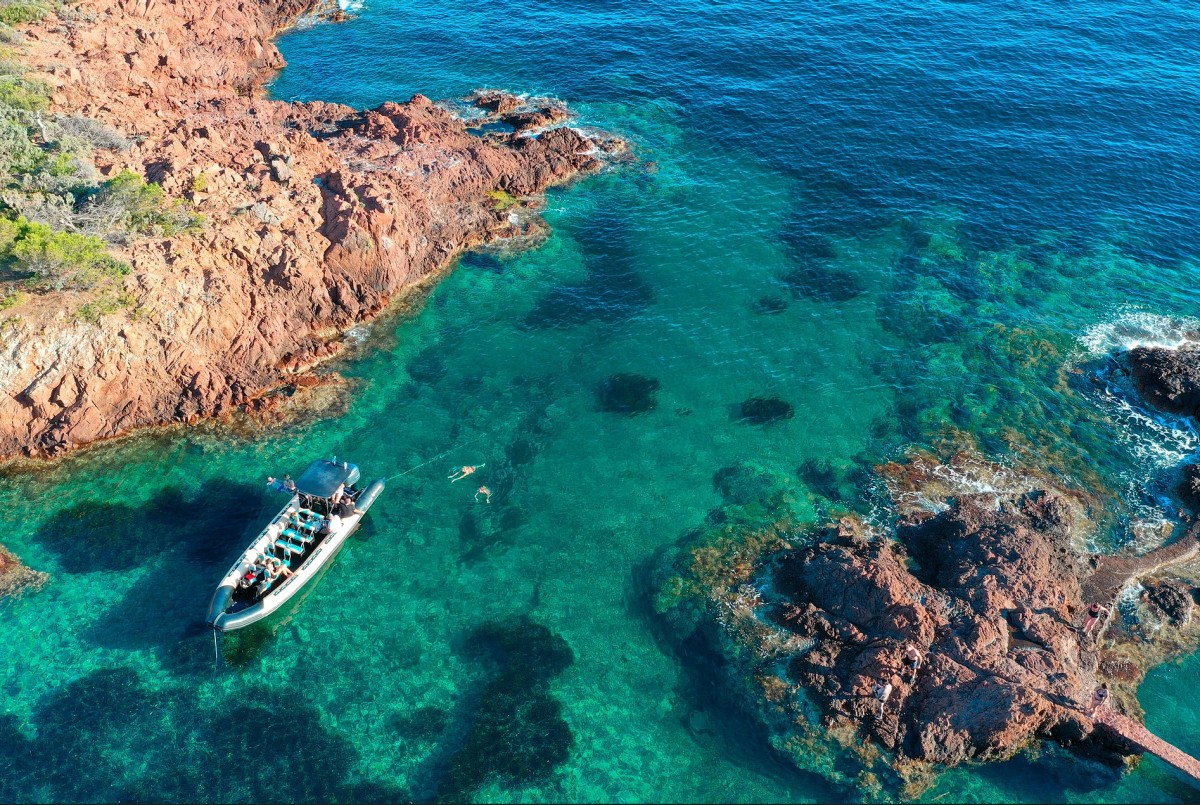 Les Calanques de l'Esterel - Departure Saint-Raphael - Semi rigid - Expérience Côte d'Azur Les Calanques de l'Esterel - Departure Saint-Raphael - Semi rigid - Expérience Côte d'Azur