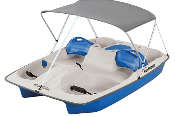 Pedal boat rental on lake - Expérience Côte d'Azur