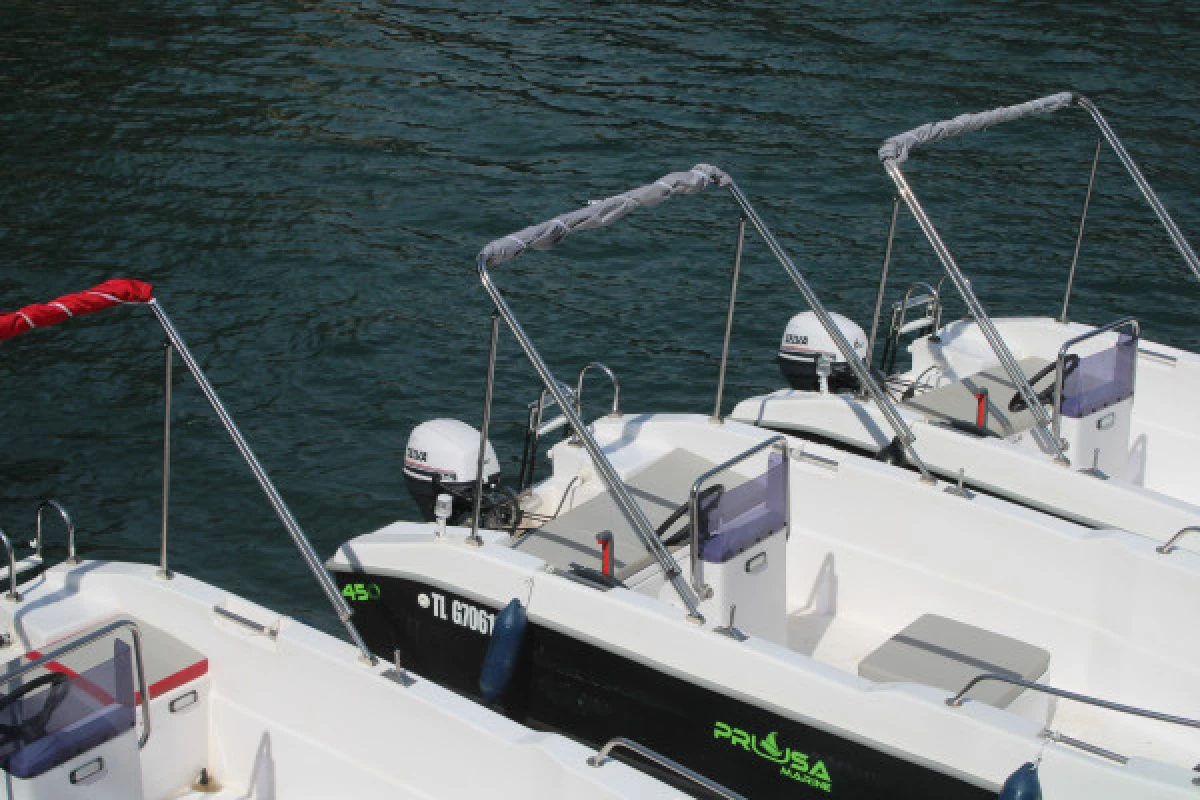 Boat rental without licence : in Agay bay - Expérience Côte d'Azur