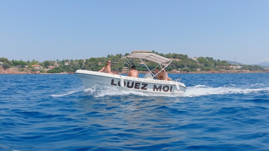 Boat rental without licence - Port Frejus - Expérience Côte d'Azur