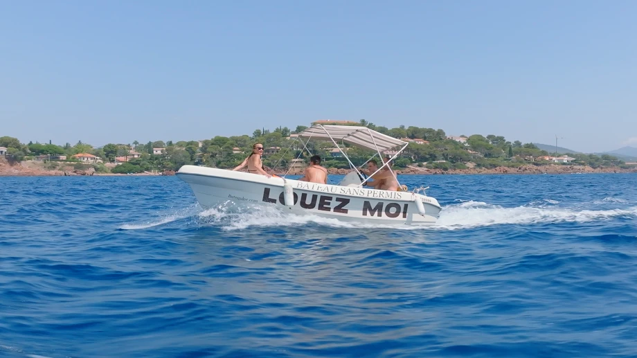 Boat rental without licence - Port Frejus - Expérience Côte d'Azur