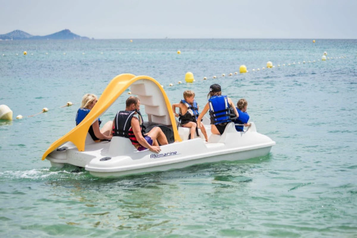 Pedal boat rental - Expérience Côte d'Azur