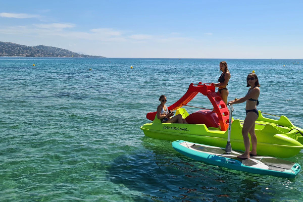  Pedal boat rental - Expérience Côte d'Azur