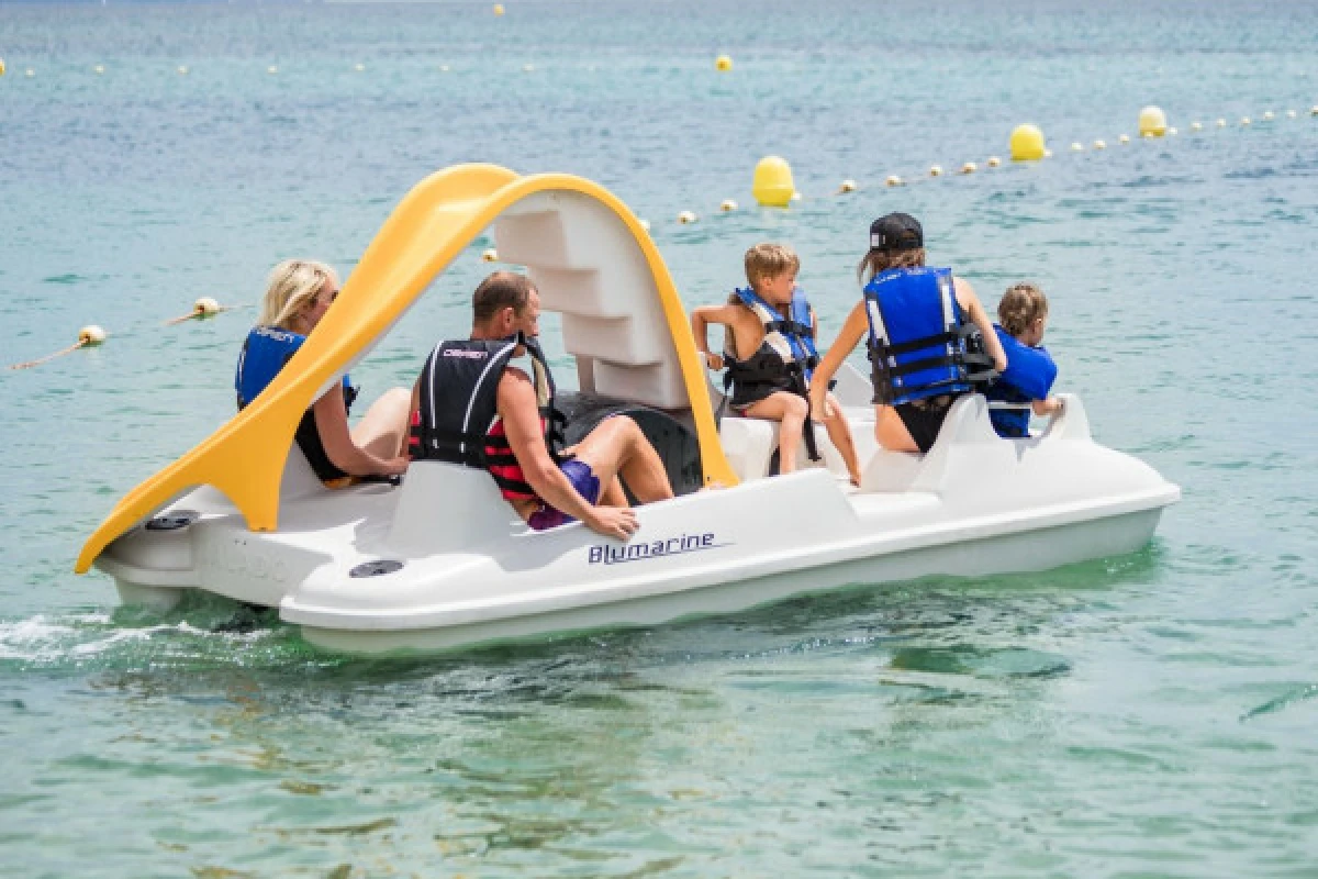  Pedal boat rental - Expérience Côte d'Azur