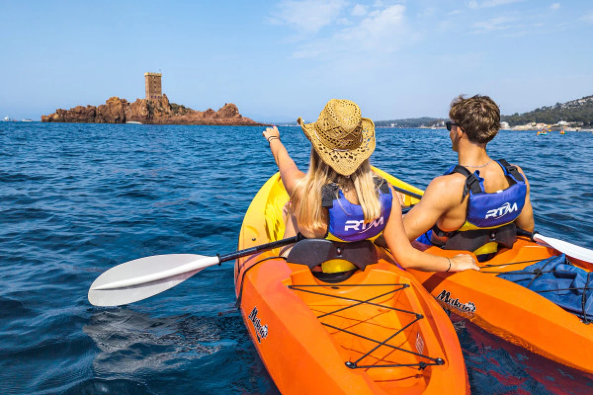 Sea kayak rental - In front of Ile d'Or - Expérience Côte d'Azur