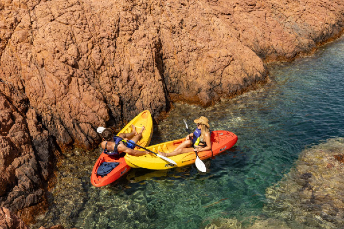 Sea kayak rental - In front of Ile d'Or - Expérience Côte d'Azur