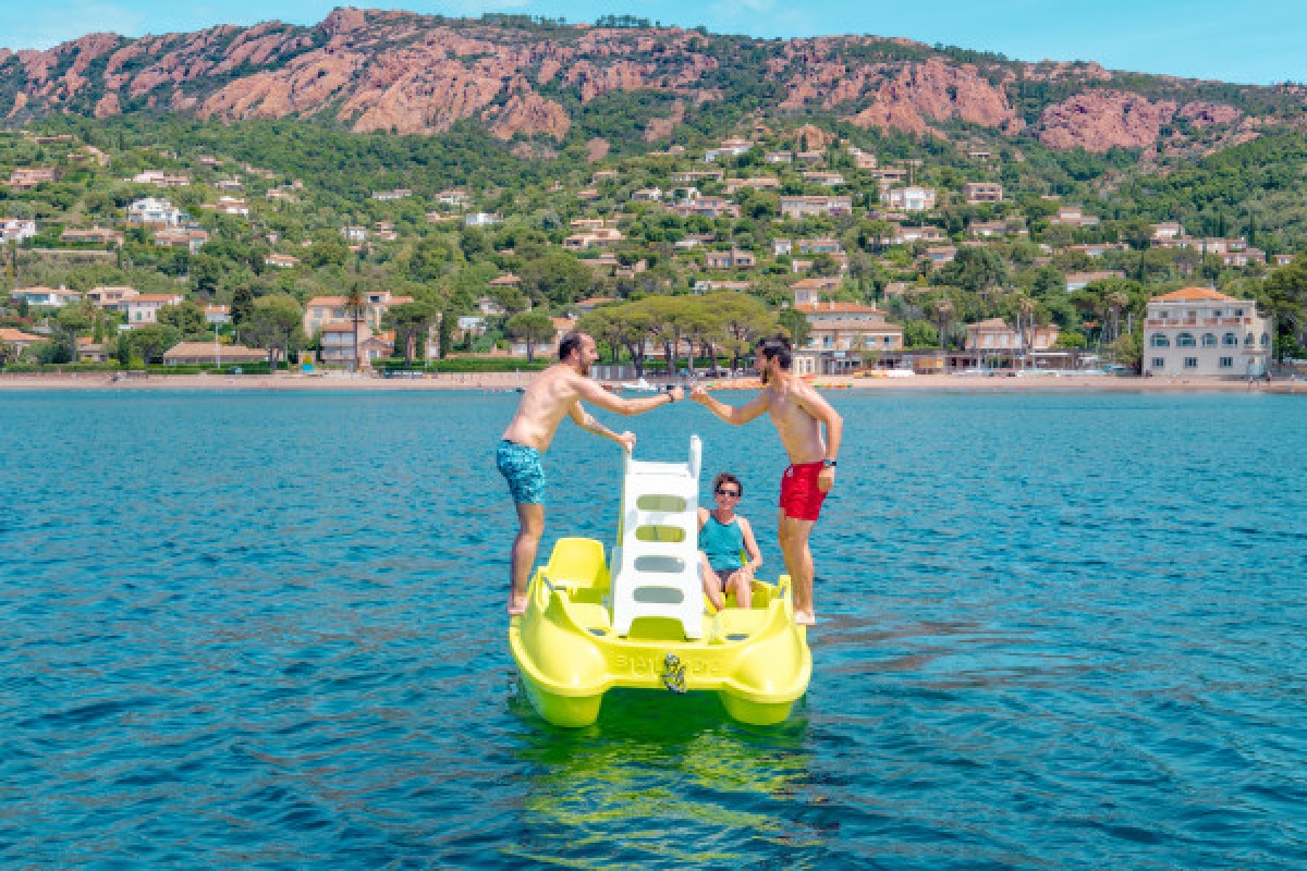Pedal boat rental 1H AGAY - Expérience Côte d'Azur