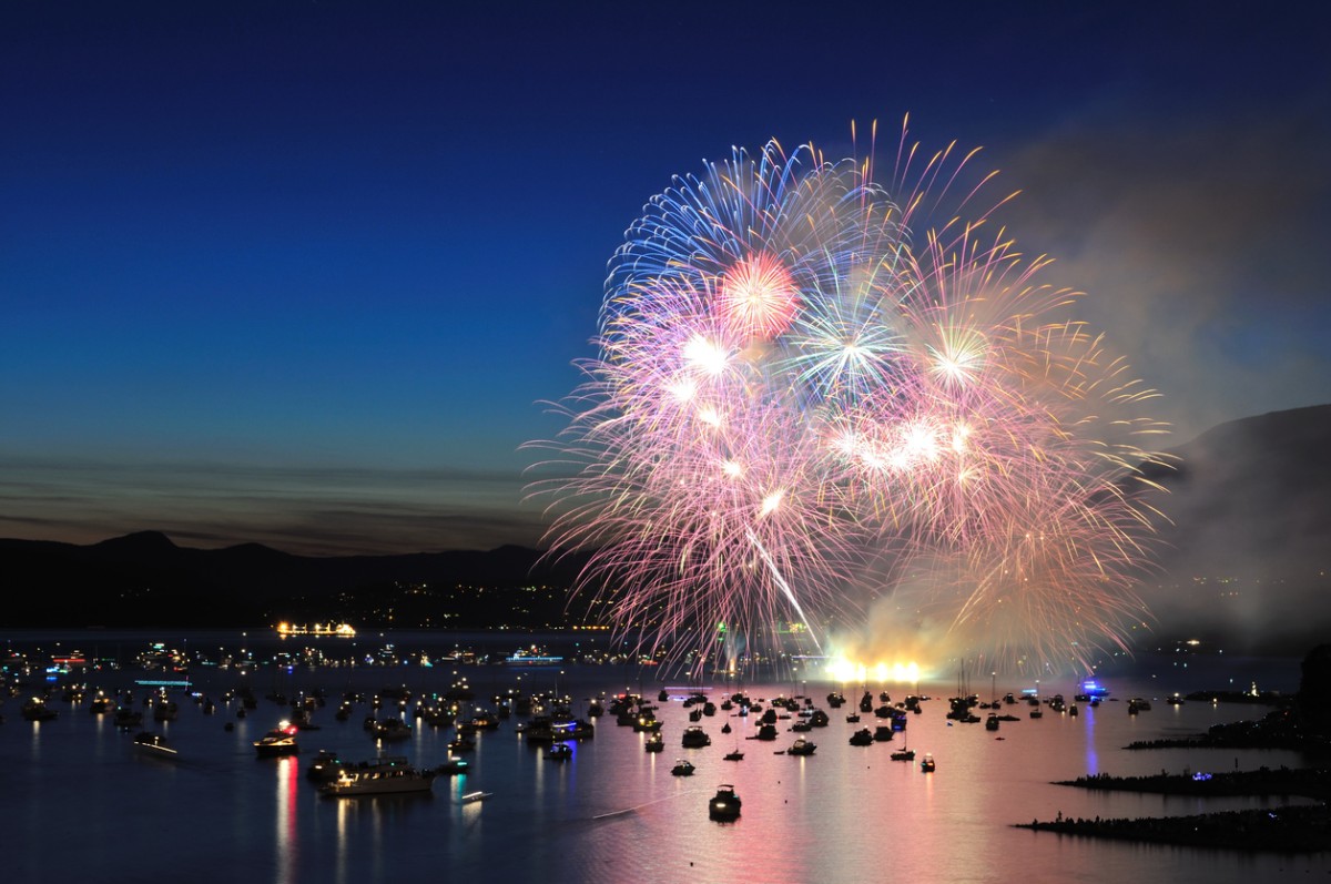 Private cruise & fireworks in Saint-Raphaël - Exclusive evening at sea - Expérience Côte d'Azur