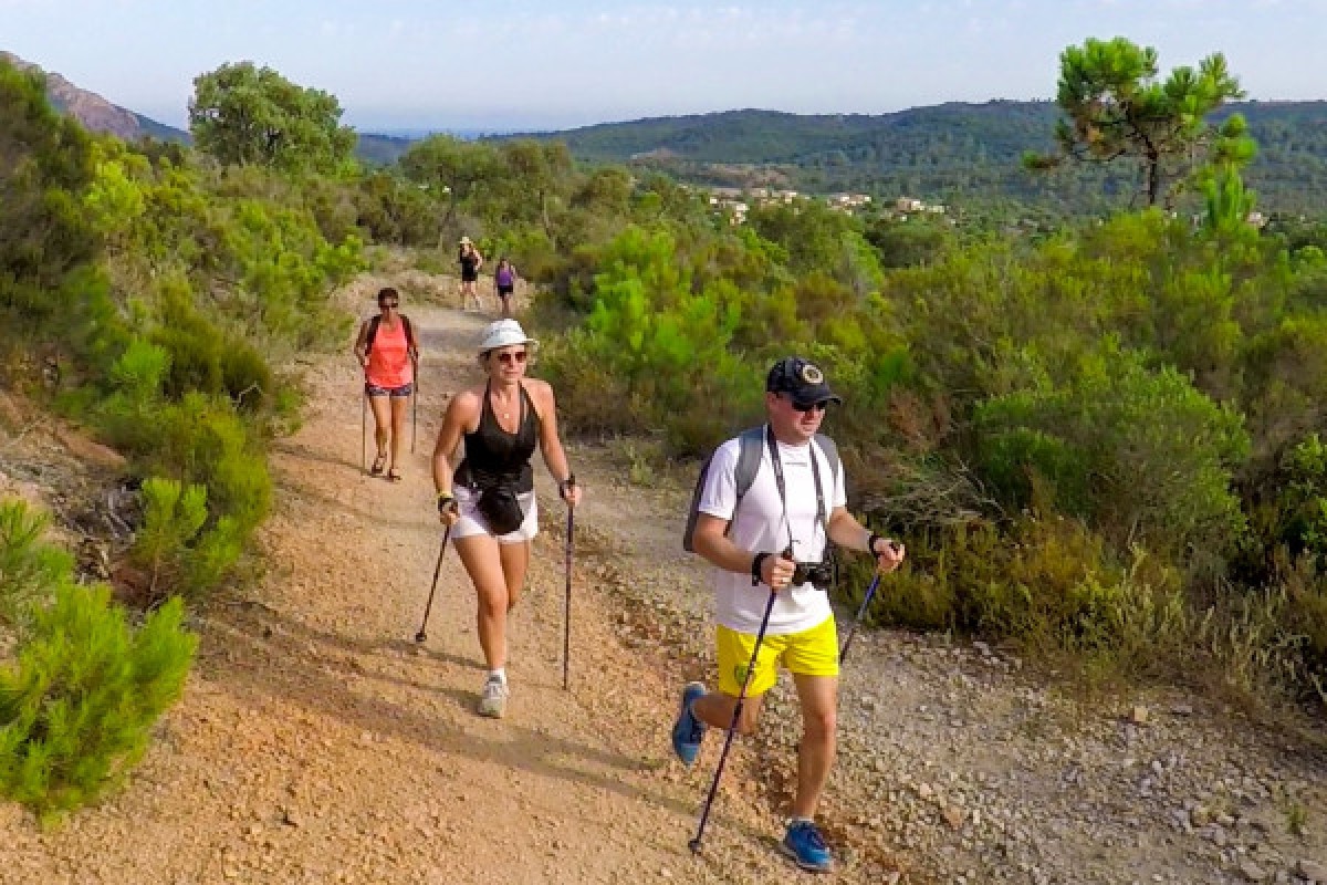Nordic Walk in the heart of Esterel's Massif - Expérience Côte d'Azur