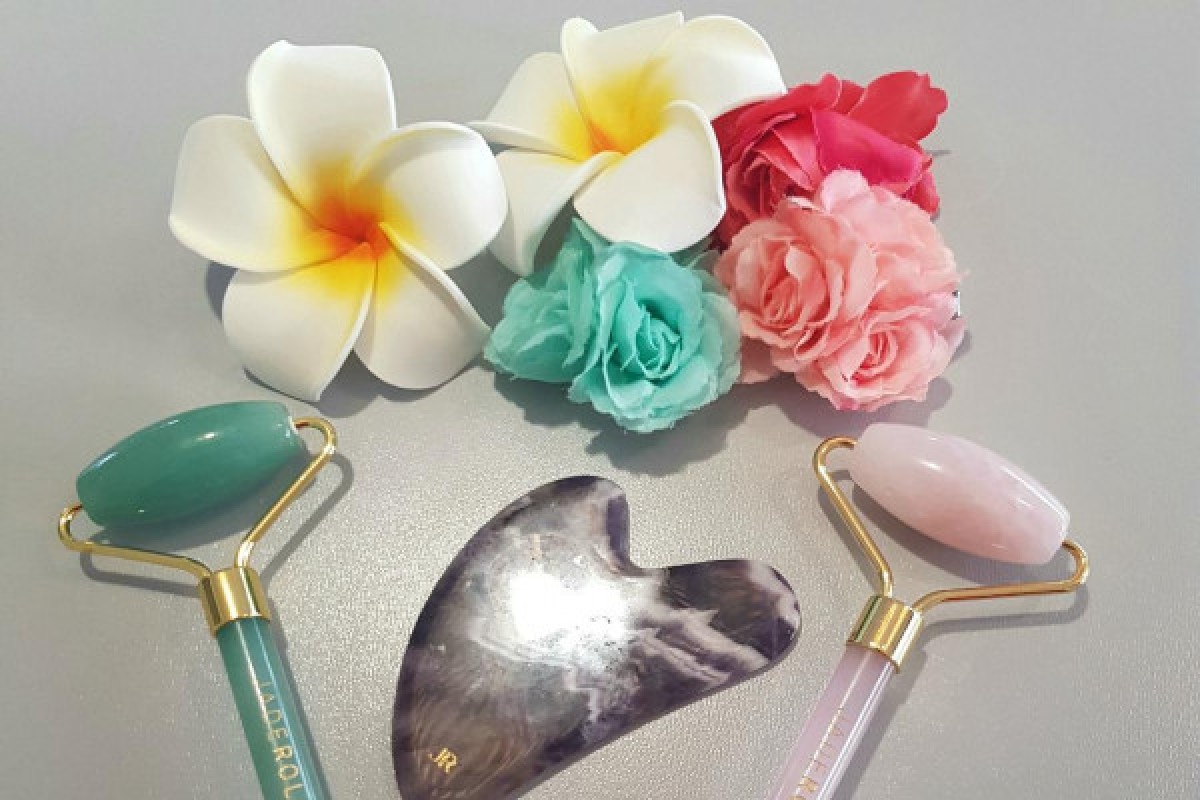 Lifting and relaxing Japanese facial massage - Expérience Côte d'Azur