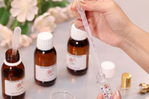 Mini Perfume Workshop in GRASSE (FRENCH RIVIERA) - Expérience Côte d'Azur