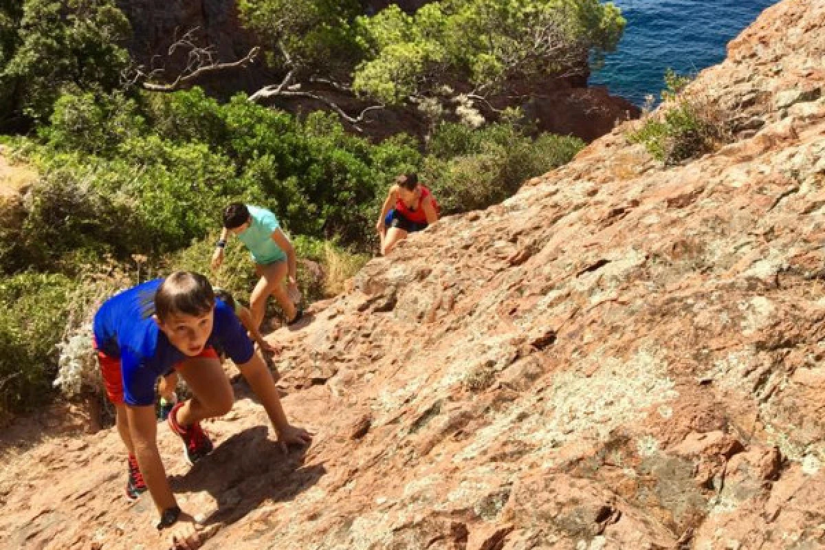 Walk & Swim Coastal hike - Saint- Raphaël BEST OFFER - Expérience Côte d'Azur