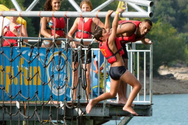 Aquatic park - WaterJump - from 9 years old - Expérience Côte d'Azur