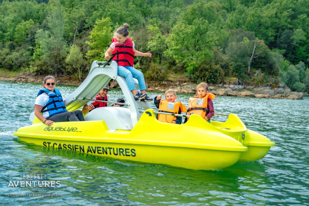 Pedal boat rental - Lac de Saint-Cassien - Expérience Côte d'Azur