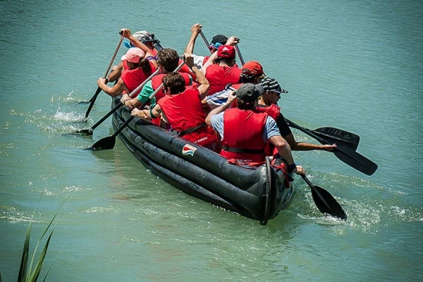 Giant Pirogue Rental - Expérience Côte d'Azur