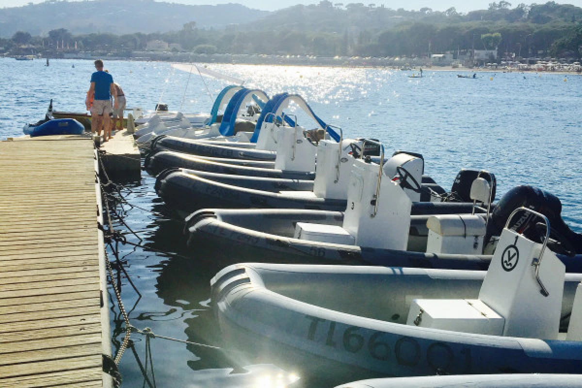 Floating wharf rental - Expérience Côte d'Azur