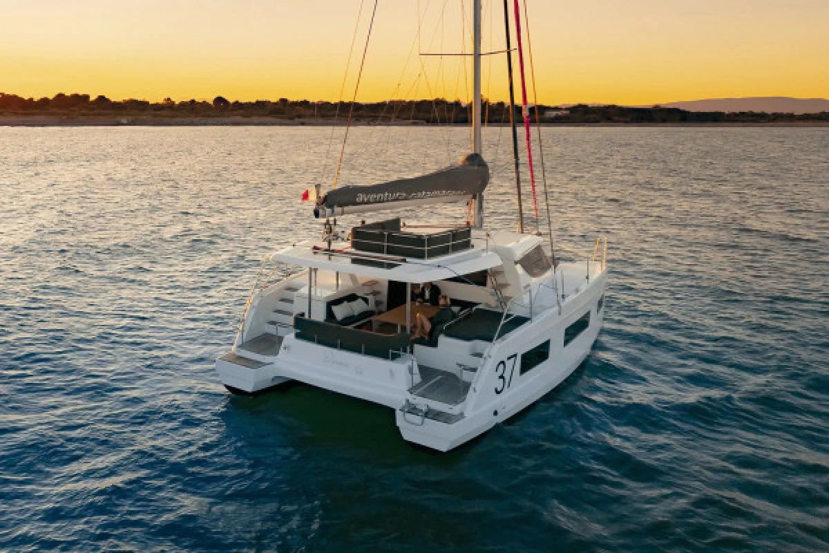 PRIVATE Catamaran DAY trip (8h) - NOMAD4 - Expérience Côte d'Azur