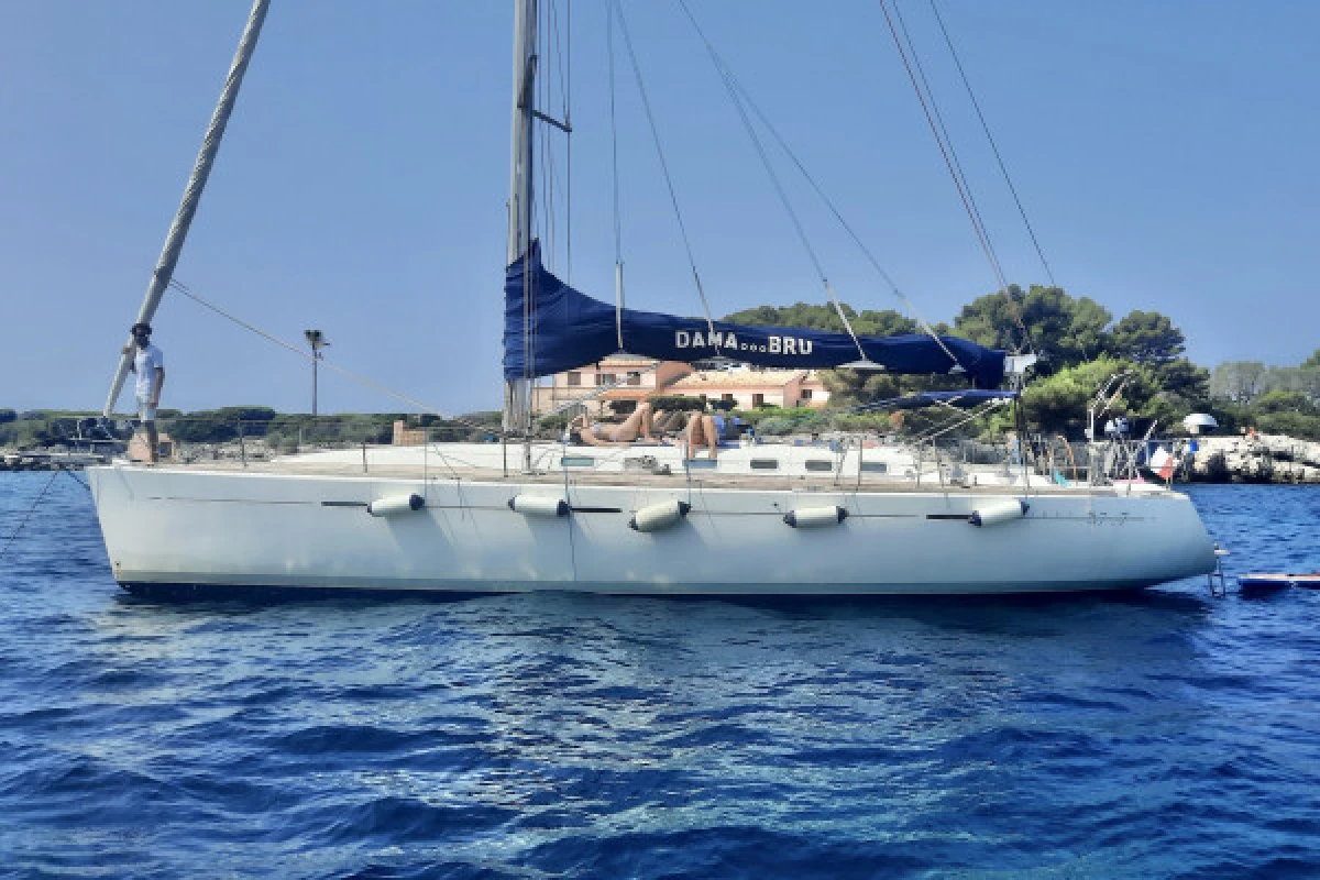 Private Sailing Cruise in Antibes and the Lérins Islands - Expérience Côte d'Azur