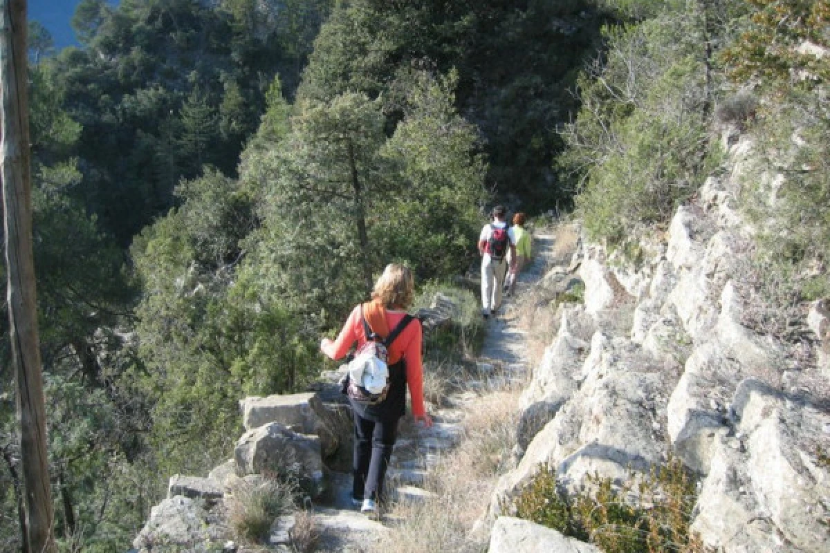 PROMO - Guided hike above Gourdon - Expérience Côte d'Azur