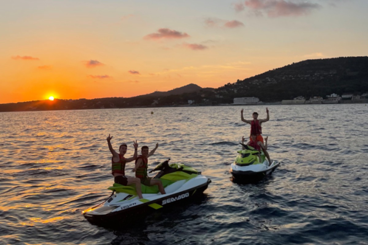 Jet ski tour - Sunset - Agay - Expérience Côte d'Azur Jet ski tour - Sunset - Agay - Expérience Côte d'Azur