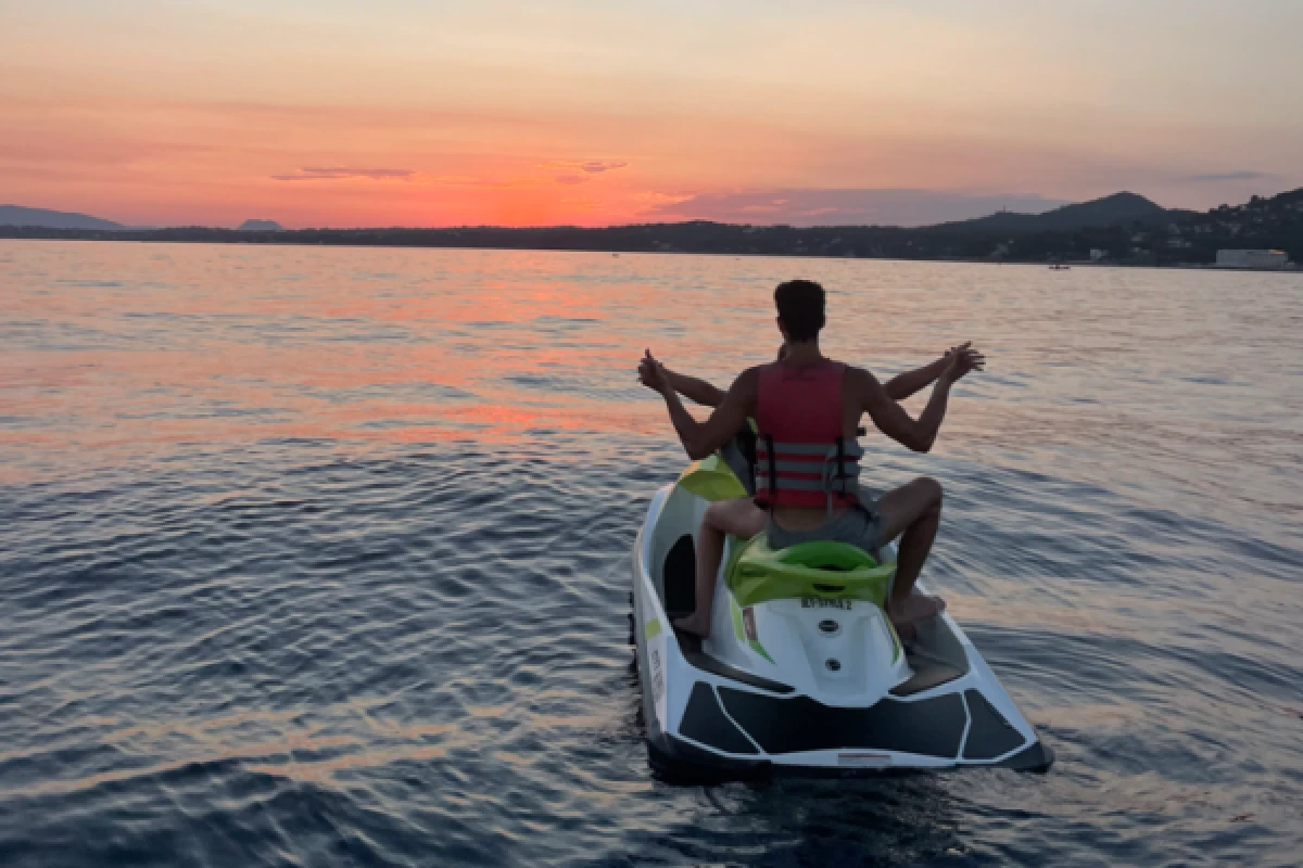 Jet ski tour - Sunset - Agay - Expérience Côte d'Azur