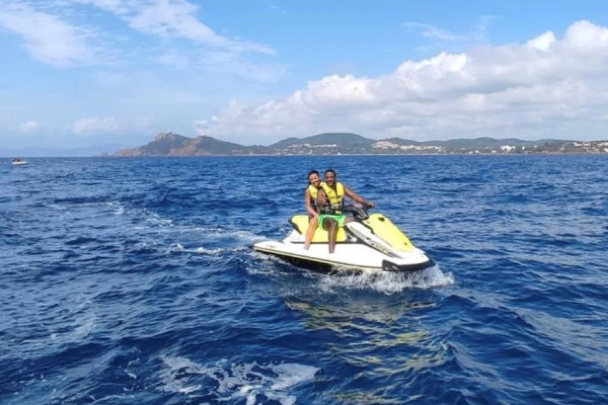 Jet ski tour - 2h PROMO - Expérience Côte d'Azur