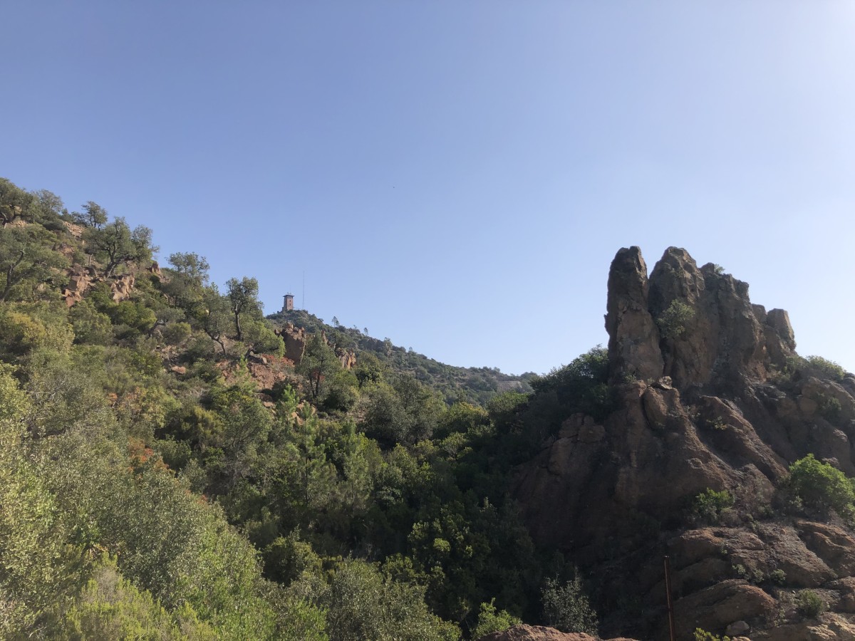 Sporty hike at Mont Vinaigre - Expérience Côte d'Azur