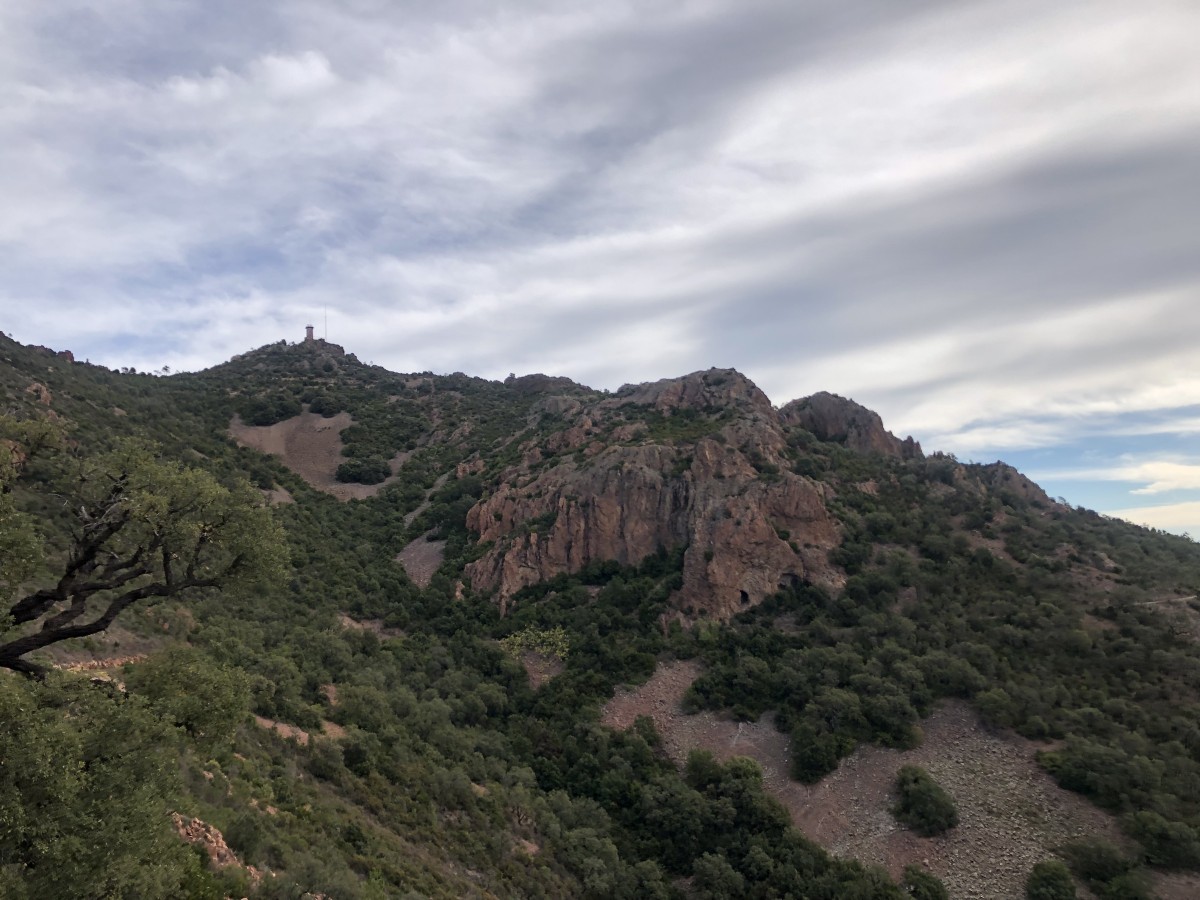 Sporty hike at Mont Vinaigre - Expérience Côte d'Azur