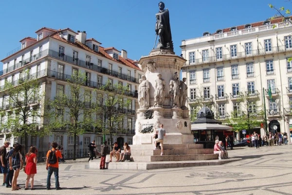 Romantic Lisbon Tuk Tuk Tour - Expérience Côte d'Azur