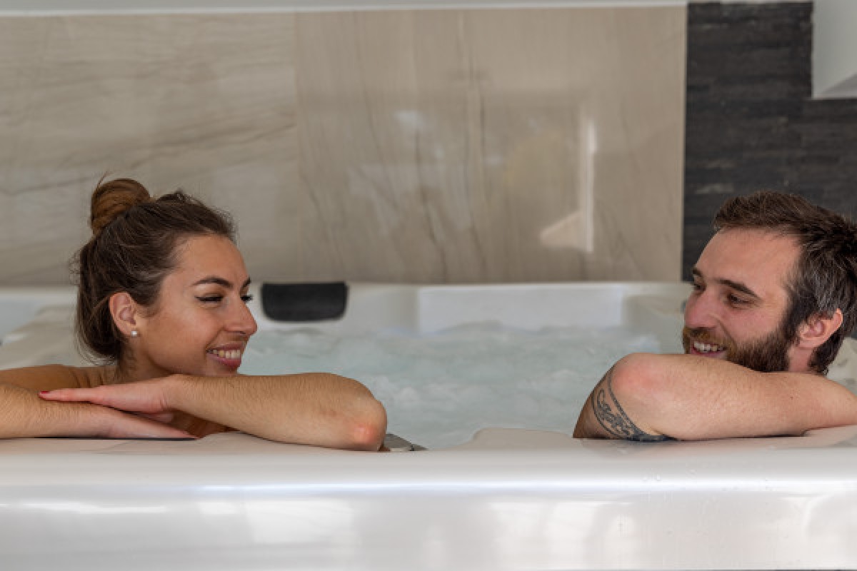 Confidential Romance at the SPA - Saint-Raphaël - Expérience Côte d'Azur