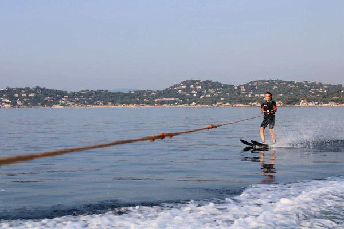 Water skiing and Wakeboarding - Expérience Côte d'Azur