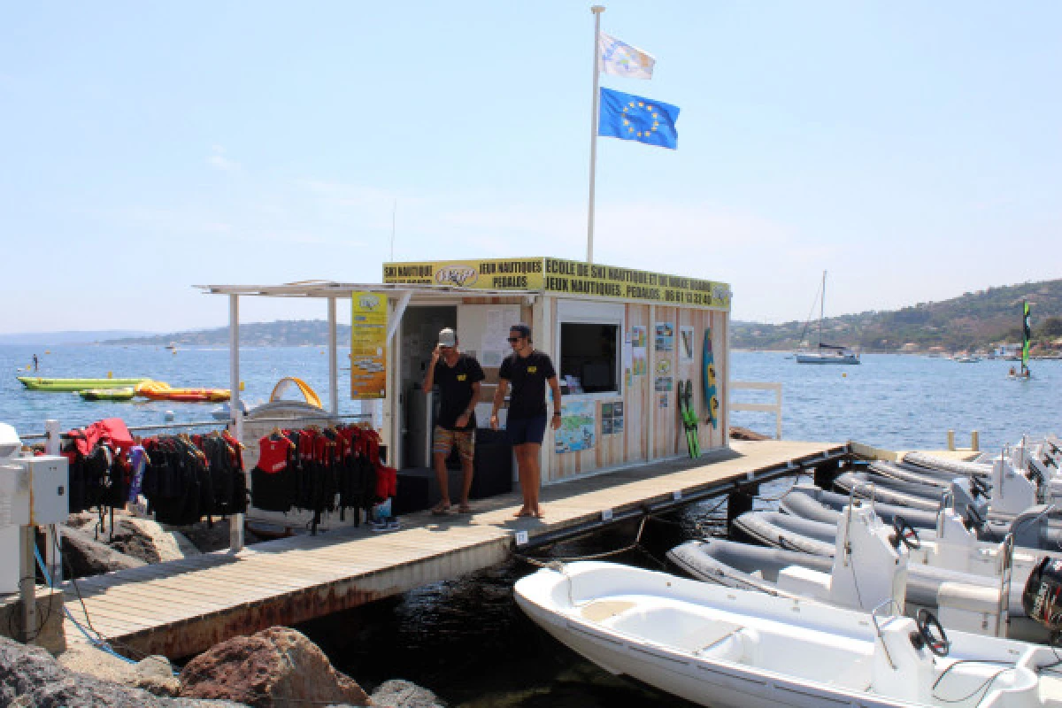 Water skiing and Wakeboarding - Expérience Côte d'Azur