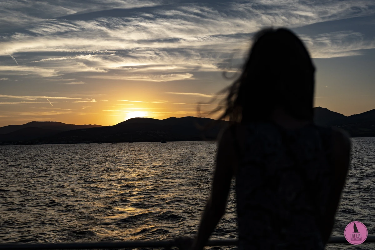 Promo - Sunset evening on a catamaran in Cavalaire - Expérience Côte d'Azur