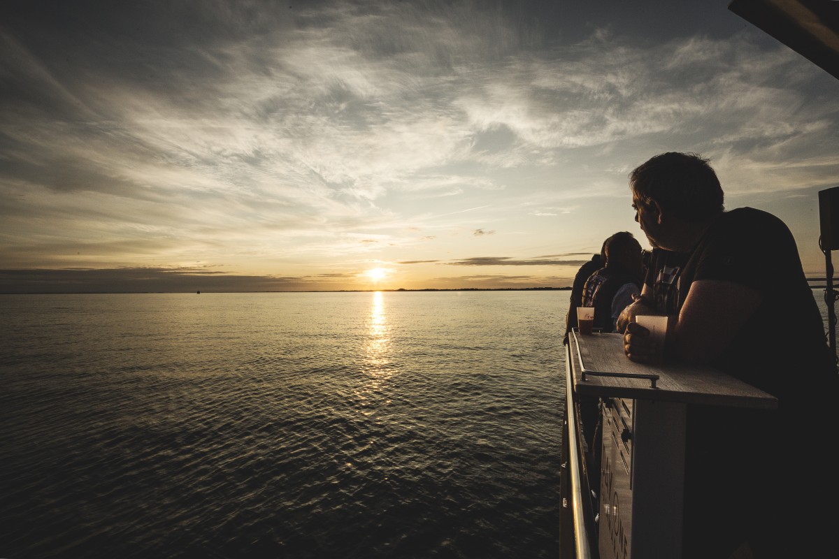 Sunset evening on a catamaran from Cogolin - PROMO - Expérience Côte d'Azur