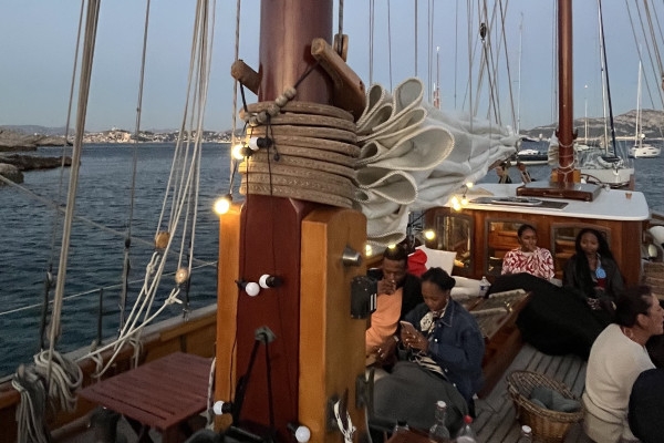 Evening sailing cruise in the Frioul's Island - Quay of Honor Town Hall - Expérience Côte d'Azur